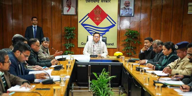 Chief Minister Dhami reviewed the landslide in Joshimath with the high officials