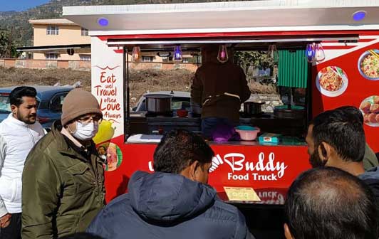 Bhimtal / Nainital: Chief Development Officer Dr. Sandeep Tiwari inaugurated food van funded by Fisheries Department