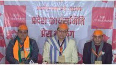 मुख्यमंत्री पुष्कर सिंह धामी ने कहा- जम्मू कश्मीर से धारा 370 हटने से पूरे देश में एक सुखद संदेश गया और कश्मीर में शांति स्थापित हुई