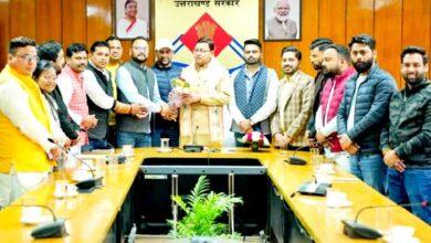 उत्तराखण्ड में नकल विरोधी कानून लागू किये जाने पर भाजपा युवा मोर्चा के पदाधिकारियों ने किया मुख्यमंत्री पुष्कर सिंह धामी का आभार व्यक्त