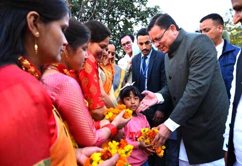 Chief Minister Dhami reached for night rest at homestay in village Tiwargaon