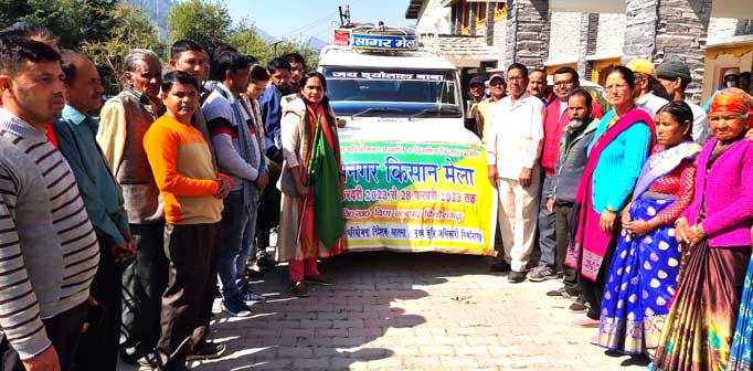 Kisan Mela vehicles of about 80 farmers/cultivators of district Pithoragarh