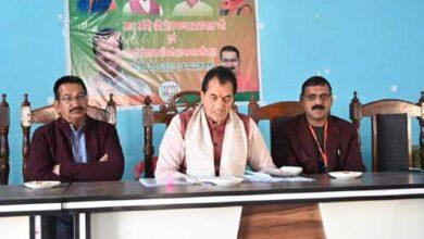 Minister in-charge Tehri Garhwal district Prem Chand Agarwal held a press conference on the budget at Press Club Tehri Garhwal