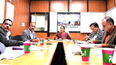 चिन्तन शिविर के सफल आयोजन हेतु केंद्रीय महिला सशक्तिकरण एवं बाल विकास मंत्री स्मृति ईरानी ने बाल विकास मंत्री रेखा आर्या को दी बधाई