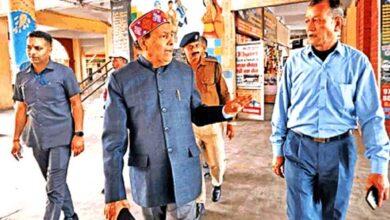 परिवहन मंत्री चंदन रामदास ने ISBT के दुकानदारों से भी की बातचीत, बस सेवा व सुविधा का लिया फीडबैक