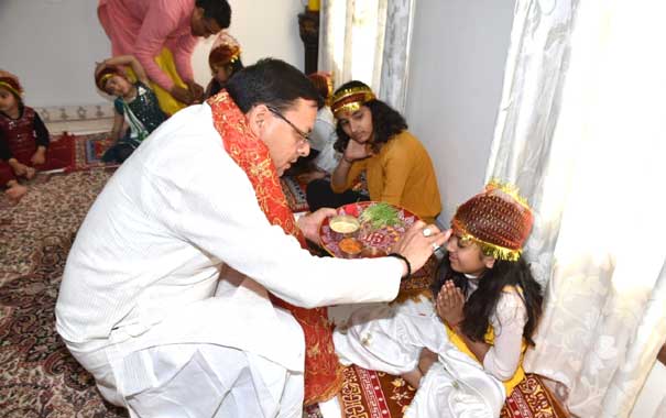 Chief Minister Dhami worshiped Goddess Swaroopa girls on the ninth day of Chaitra Navratri and on the auspicious occasion of Ram Navami