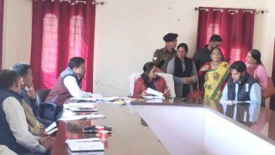 District Magistrate Reena Joshi listened to public problems on Tehsil Day organized in Pithoragarh