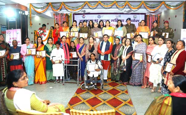 Women's Commission honored 35 women who have done excellent work in various fields of society