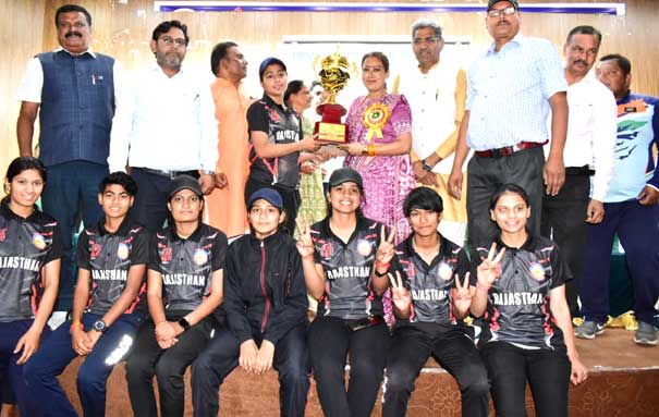 Sports Minister Rekha Arya attended the closing ceremony of Tennis Ball Cricket Tournament