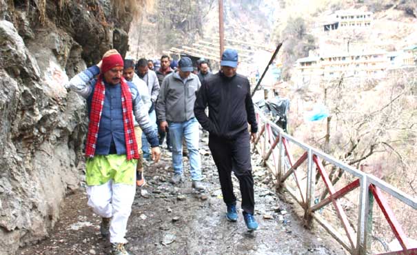 District Magistrate Abhishek Ruhela reviewed the on-site inspection of the preparations for Yamunotri Dham's travel arrangements