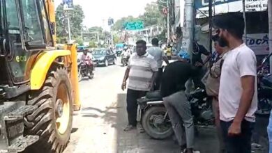 Legal action will be taken with double challan if found setting up shop on footpath and road: District Magistrate