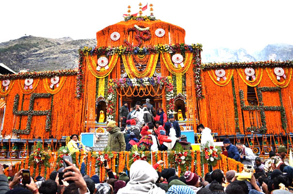 The doors of Lord Shri Badrinath Dham opened with Vedic chanting and rituals