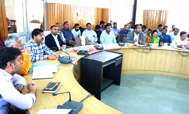 District Magistrate Mayur Dixit addressed necessary guidelines to the sector and assistant officers for successful operation of Shri Kedarnath Yatra