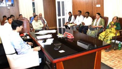 Divisional Commissioner Deepak Rawat solved the problems by holding a public hearing of the pending complaints