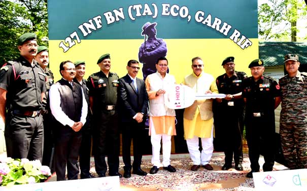 Chief Minister Dhami flagged off the Bolero vehicles and motorcycles made available to the Eco Task Force through the Horticulture Department.