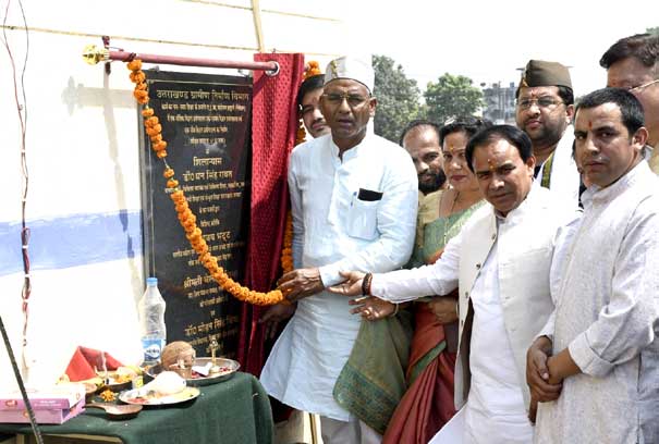 Higher Education Minister Dr. Dhan Singh Rawat G.I.C. Laid foundation stone of Physics, Chemistry and Biology laboratories at Motinagar