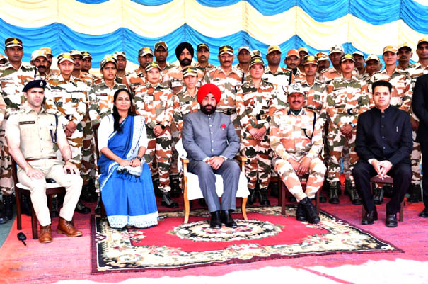 Governor Lt. General (Retd) Gurmeet Singh reached Munsiyari on Sunday, the second day of his two-day Pithoragarh district tour.