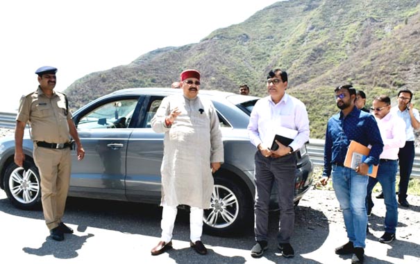 Maharaj inspected various guest houses, roads and bridges of GMV located on the route of the Yatra