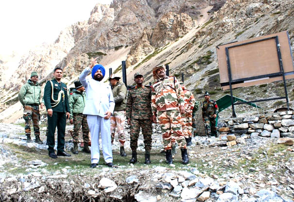 Governor Lt. General (Retd) Gurmeet Singh visited the remote and border villages of Pithoragarh district Gunji, Nabidhang, Kuti and Jeolikong