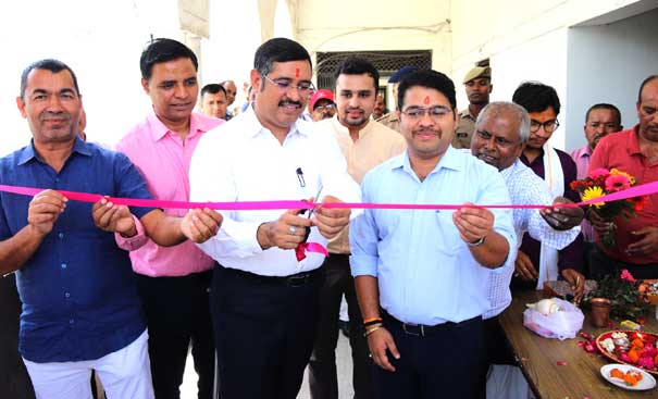 District Magistrate Yugal Kishore Pant inaugurated 80 kW solar power plant installed on the roof of the Collectorate building.