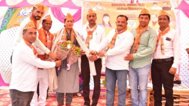 Cabinet Minister and Someshwar MLA Rekha Arya participated in the 'Senior Workers Conference' organized under the Mahajansampark Abhiyan