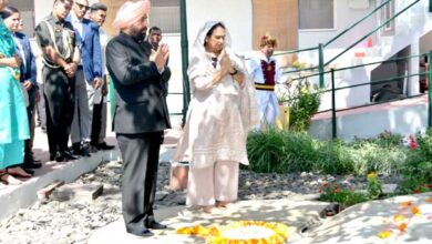 Governor Lt. General (Retd) Gurmeet Singh visited Kainchi Dham and visited Baba Neem Karauli Maharaj