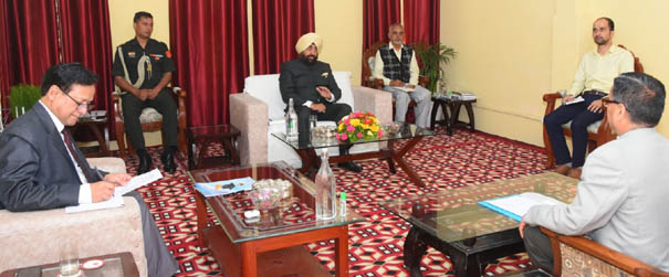 Governor Lt Gen (Retd) Gurmeet Singh took a meeting of Deans and Directors of Kumaon University at DSB campus