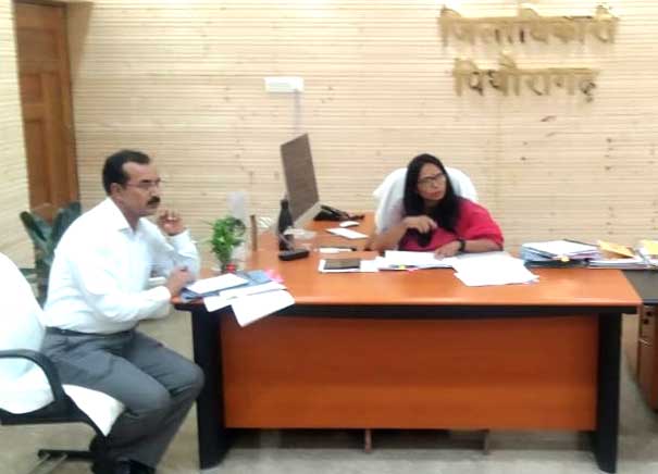 District Magistrate Pithoragarh Reena Joshi took an important meeting regarding removal of encroachment from government land in the district