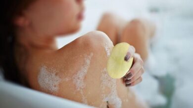 क्या रोज-रोज साबुन से नहाना है स्किन के लिए खतरनाक ? इससे शरीर को क्या नुकसान होते हैं, जानिए 