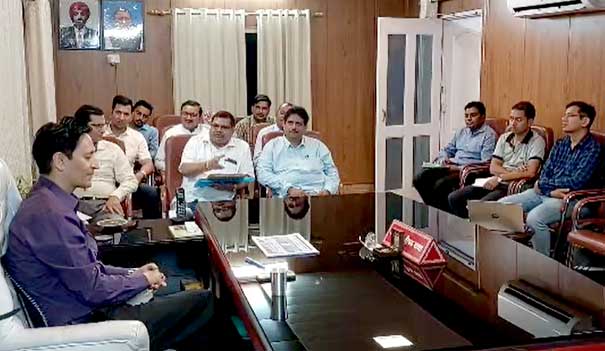 The review meeting of Horticulture and Agriculture Department of Kumaon Division was organized under the chairmanship of Divisional Commissioner Deepak Rawat.