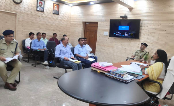 Road Safety Committee meeting held under the chairmanship of District Magistrate Reena Joshi