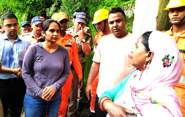 District Magistrate Reena Joshi did a ground inspection of the demolished building of Hasrat Qureshi in Ranthi Tok Khotila village of Dharchula.