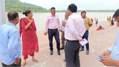 District Magistrate Mrs. Sonika inspected Trivenighat