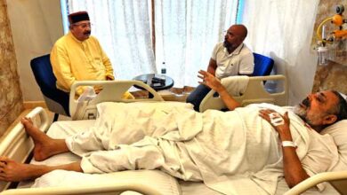 Maharaj went to the hospital to inquire about the health of Union Minister Giriraj Singh, wished for a speedy recovery