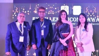 एक्सीलेंसी आईकॉनिक अवार्ड में बतौर मुख्य अतिथि के तौर पर देहरादून पहुँची मशहूर अभिनेत्री भाग्यश्री, बोली- पहली बार मिला देहरादून आने का मौका 