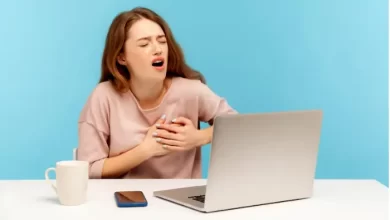 बिना हिले-डुले लंबे समय तक बैठकर करते हैं काम, तो हो जायें सावधान, बढ़ सकता है दिल का खतरा