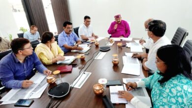 महाराज ने निदेशालय पंचायतीराज में वरिष्ठ विभागीय अधिकारियों के साथ की समीक्षा बैठक 