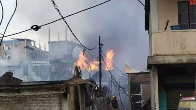 मणिपुर में फिर भड़की हिंसा, गोलीबारी में 2 लोगों की मौत, नेशनल हाइवे बंद करने का ऐलान