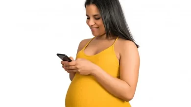 प्रेग्नेंट महिलाओं के लिए मोबाइल फोन का इस्तेमाल हो सकता है खतरनाक, जानिए इस पर एक्सपर्ट की राय