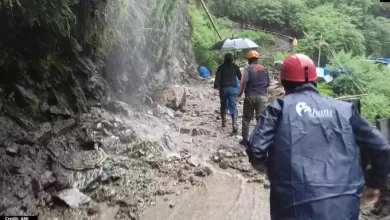 गौरीकुंड में भूस्खलन से 13 लोग लापता, तीन ढाबे मलबे में तब्दील