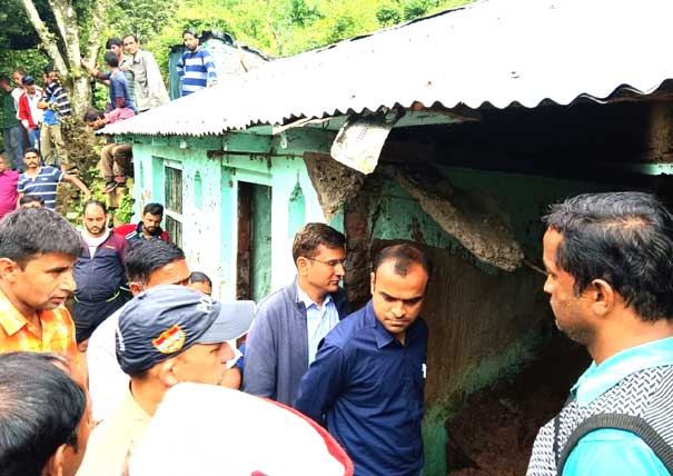 residential building damaged_Dhanaulti