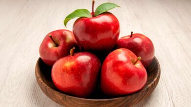 पूरे दिन में वो कौनसा टाइम है, जब आपको कभी भी सेब नहीं खाना चाहिए