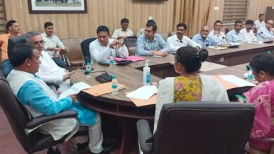 डेंगू के बढ़ते मामले पर स्वास्थ्य मंत्री ने अधिकारियों को लगाई फटकार