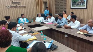 स्वास्थ्य मंत्री डॉ० धन सिंह रावत ने जनपद में डेंगू के बढ़ते मामले की रोकथाम एवं प्रभावी नियंत्रण हेतु की जा रही कार्यवाही के सम्बन्ध में ली समीक्षा बैठक