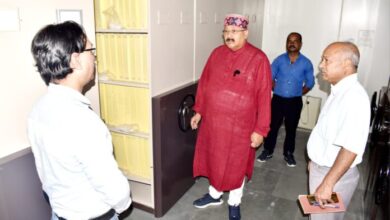 महाराज ने किया राजकीय अभिलेखागार का औचक निरीक्षण