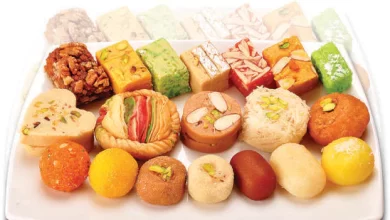 वजन की चिंता किए बिना मिठाइयों का आनंद लेना चाहते हैं ? तो अपनायें ये 5 तरीके