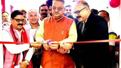 कैबिनेट मंत्री गणेश जोशी ने हाथीबड़कला में एक्सिस बैंक की नई शाखा का किया उद्घाटन