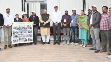 कृषि विभाग के सदस्यों ने भारत के प्रथम गाँव माणा का किया भ्रमण