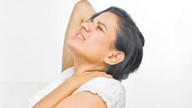 बार-बार गर्दन में होने वाले दर्द को हल्के में न लें, क्योंकि हो सकते हैं कैंसर के संकेत