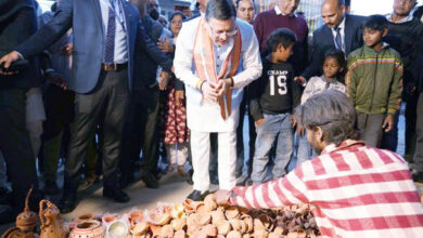 Chief Minister Dhami visited Kumhar Mandi area, met potters